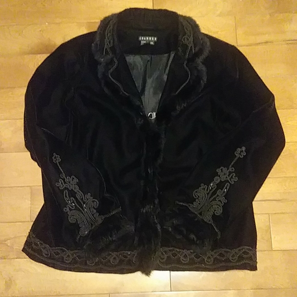 SPANNER Jackets & Blazers - Spanner black velvet jacket with fur trim